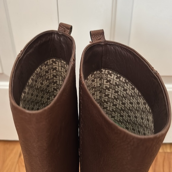 Tory Burch Brown Wyatt Stovepipe Pebbled Leather Gold Logo Tall boots Sz 6 - Picture 10 of 16